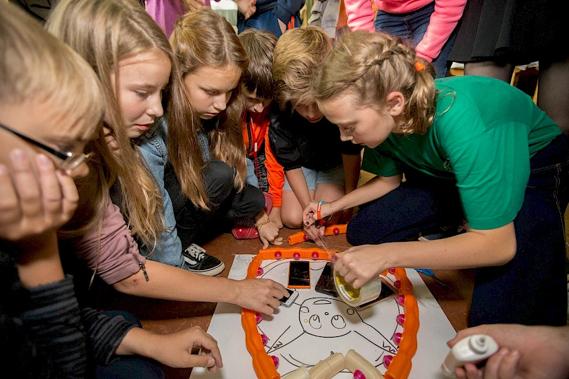 Звёзды рейтинга собирают роботов